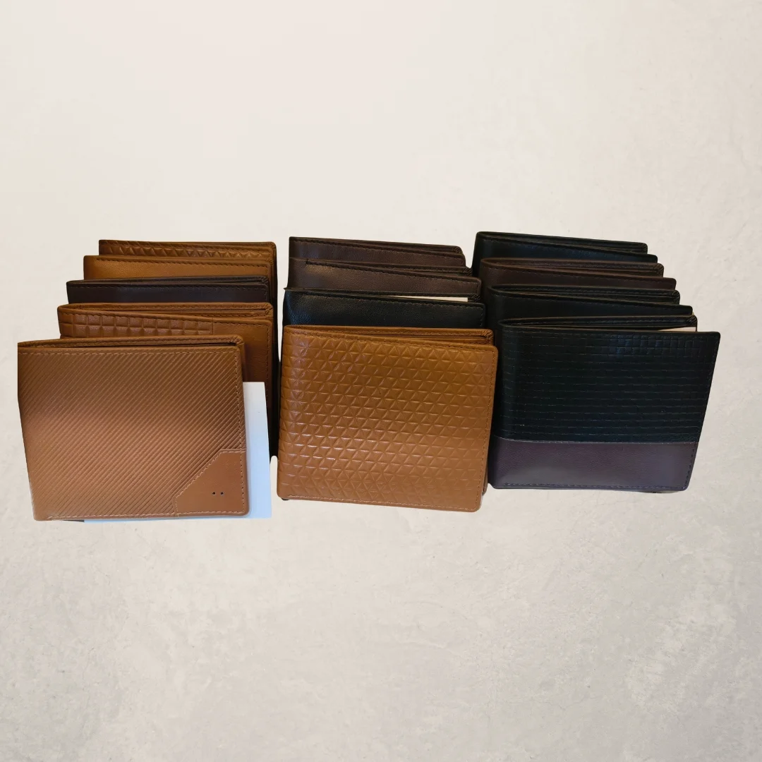 Wallets & Clutches photo 4