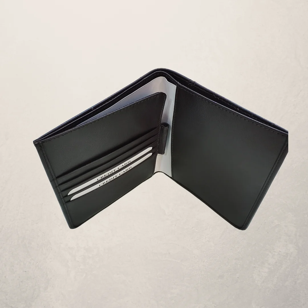 Wallets & Clutches photo 8